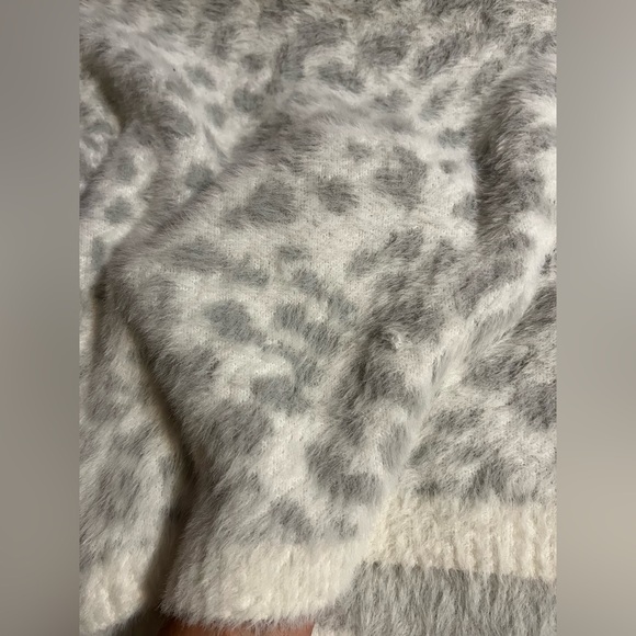 Bella Dahl Cropped Slouchy Boxy Sweater Jacquard Knit Snow Leopard Size XS - Picture 4 of 9